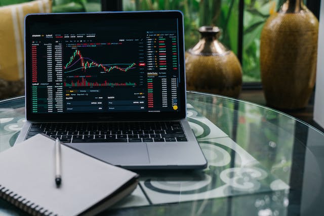 Day Trading Altcoins: A High-Risk High-Reward Guide