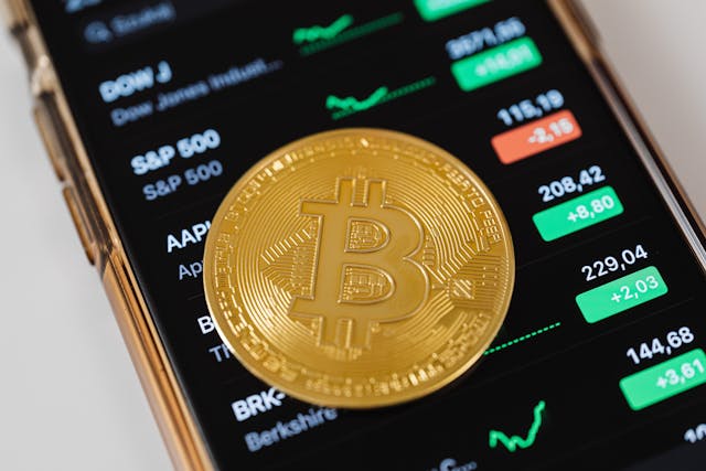 7 Signs Scream Bitcoin Bull Run WON'T STOP at $70,000!